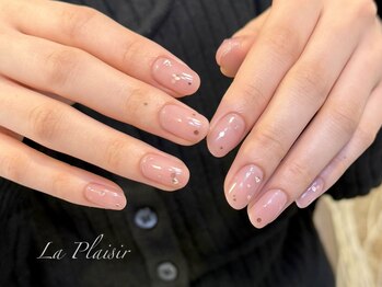 ラ プレジール バイ ヒップスデコ 大宮(La Plaisir by Hip's deco)の写真/派手なネイルができないOLさんや主婦の方にも肌に馴染む上品な色味で、指先を美しく格上げします★