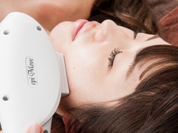 ブルームーン(Blue Moon)の写真/顔脱毛で産毛をなくし肌のトーンUP&化粧ノリ抜群★エステサロンだからこそ叶う毛穴レスの素肌美人に♪