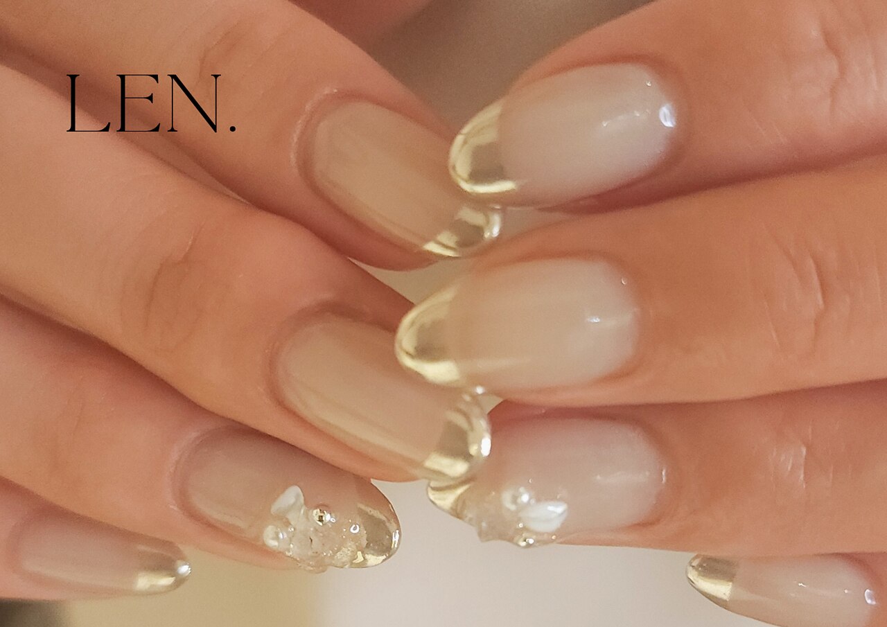 2025年-2026年冬トレンド】シルバーフレンチのネイルデザイン集｜人気