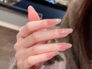 ホワイトグラデーションネイル