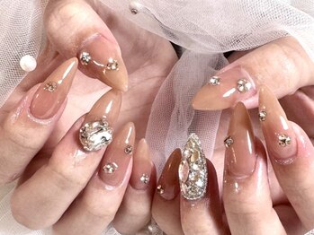ローズラッシュ(Rose Lash)の写真/【定額デザイン￥7500→6500】周りと差がつくワンランク上の贅沢デザイン！指先から特別な一日を彩ります♪