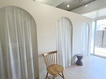エヌアイビューティー 積志店(N eye beauty)の雰囲気（半個室のプライベート空間でリラックスしていただけます♪）