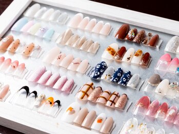 セプトネイル SEPT NAIL 草津店の写真/【シンプルの中にさりげないお洒落さを…♪】シンプル×大人上品なアートが大人気！オフィスネイルにも◎