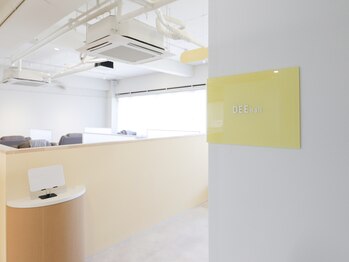 ディーネイル アイラッシュ オカザキ(DEE nail×eyelash okazaki)/nail