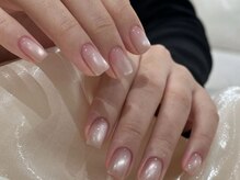 ホワイトグラデーションネイル