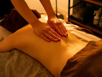 マシェリ(ma cherie)/背中のオイルトリートメント