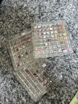 ｎｉｃｏ　ｎａｉｌ【パラジェル・フィルイン・長さだし】の写真/豊富なパーツやストーンで理想の指先へ。一つ50円から追加可能◎自分流ネイルで楽しんで！