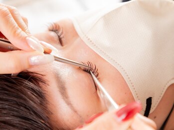 セプトネイル SEPT NAIL 草津店の写真/【SNSで話題の”ハリウッドブロウリフト”で、垢抜け眉に☆】毛流れを整えるので、毎朝メイクの時短にも◎