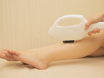 サロン ダリア(Salon Dahlia)の写真/バツグンの冷却機能搭載マシンで痛みの少ない施術！憧れの全身つるすべ肌に…♪脱毛デビューにもオススメ◎