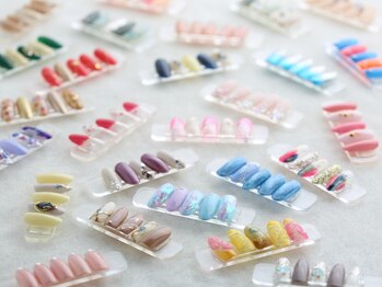 ネイルズ ベイ Nails BAYの写真/マグネットは130色以上！【定額メニュー】はカラーチェンジし放題◎無料パーツも嬉しい☆