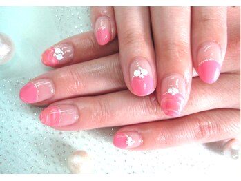 ネイルズデフィー 日根野サロン(NAILS defi)の写真/もう素爪ではいられない！大人女子必須のお洒落♪トレンド・季節感をとりいれて、常に素敵な指先美人…☆