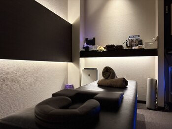ぶっちょ整骨院 くずは鍼灸院/視線が気にならない「完全個室」