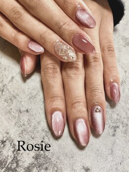 ロージィ(Rosie)の写真/完全貸し切りのプライベートサロンでゆったり過ごせる★美爪にこだわるフィルイン施術で満足の仕上がりを♪