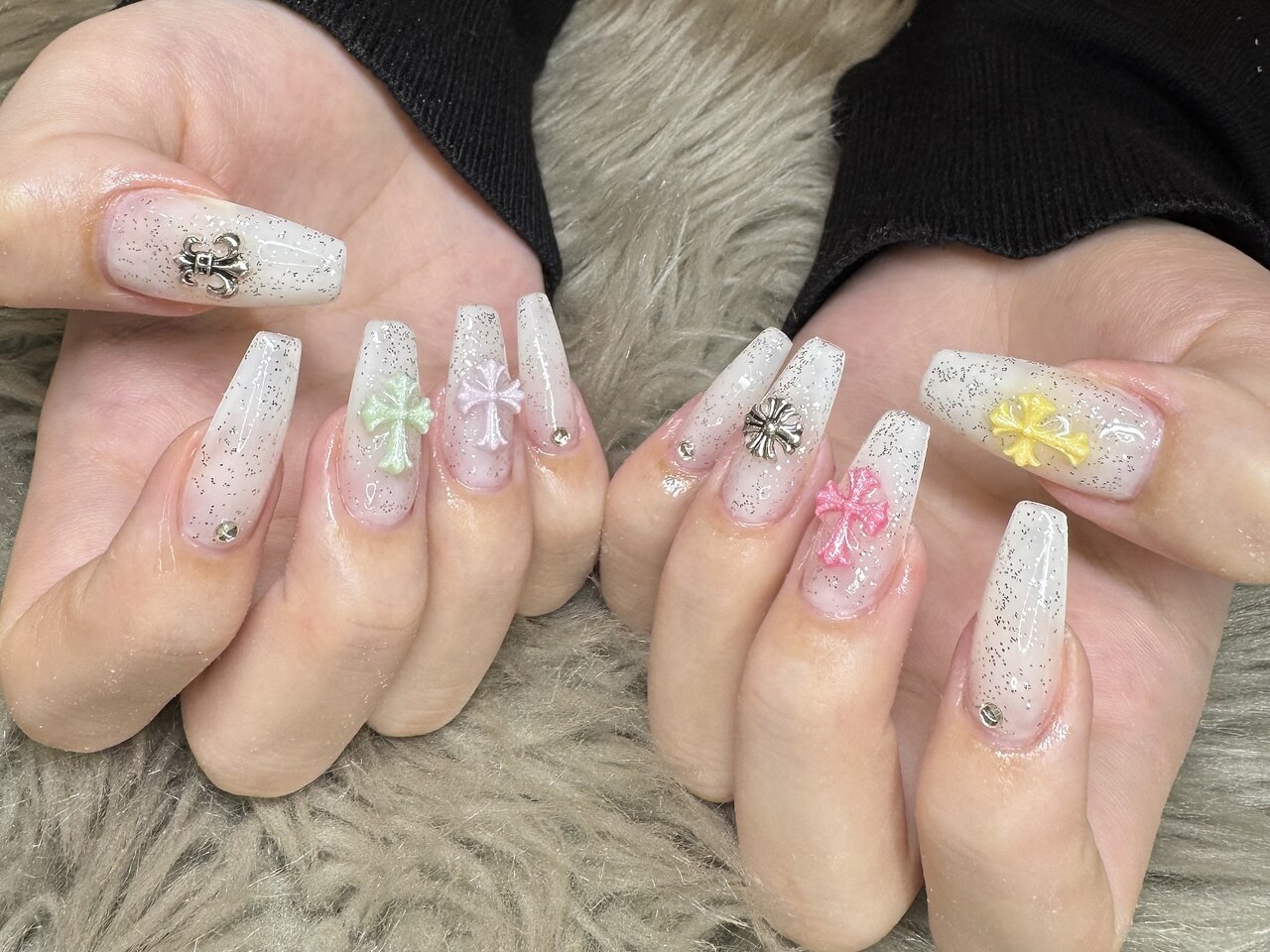 2025年秋トレンド】ホワイト ワンカラーのネイルデザイン集｜人気順