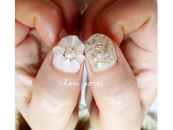 シュポルテ(chou porte)/ぷっくりアンティークフラワー