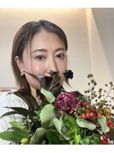 ティーズ(T's) SHIGENARI  TOMOMI 