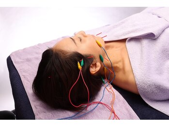 シー バイ カリスタ 吉祥寺店(C by CALISTA)/ 1/fリズムで心地よい電気美容鍼