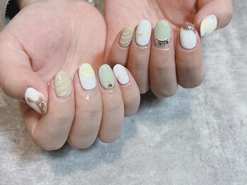 クロトネイル(clotho nail)の写真/[JNEC1級ネイリストのフリーコース]ニュアンスアート・手書きアートが得意◎ブライダルなど特別な日にも♪