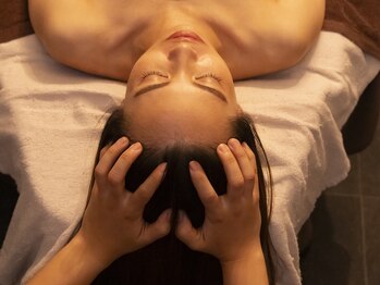 アクア(AQUA)の写真/《当店人気NO.1★》スマホ首・巻き肩、ガチガチ頭皮を解きほぐします！
