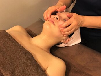 リンパアロマ専門店 ヨンワ/小顔フェイシャル