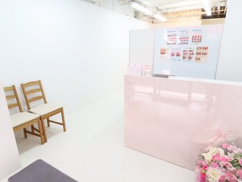 巻き爪補正店 北千住店/段差が無く入店しやすい店内です