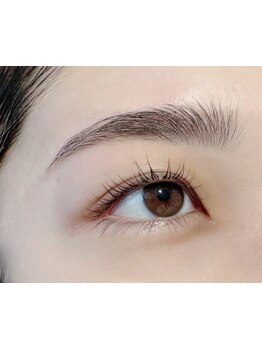 ナチュラル上品な目元にしたい