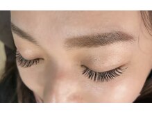 スリジェ(CERISIER)/《下を向いても綺麗なお目元に》