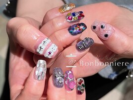 個性派ごちゃごちゃネイル