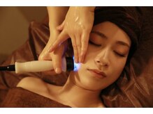 ハンドマッサージだけでは届きにくい浮腫、筋肉にもアプローチ！