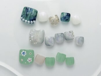 シロ 銀座店(CHILO)の写真/[初回&平日17時迄オフ無料]Footネイルで気分UP☆抜かりないお洒落を演出!フット用個室でゆったり施術が人気