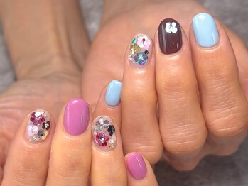 キラキラホログラムお花ネイル