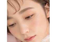 ファー ネイル 八丁堀(Faa)の雰囲気（自然な眉と上品なまつげで、目元の魅力を引き出します）