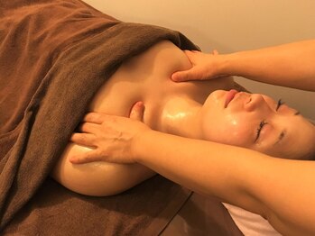 リンパアロマ専門店 ヨンワ/デコルテ