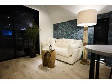 ザ エヌ(The N)/落ち着く待合空間