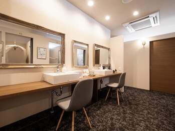 カラット 二の宮店(KARAT)/気分上がる身支度空間