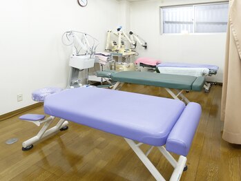 よしだ鍼灸整骨院 整体院/院内雰囲気のベッド写真