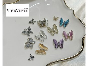 ヴィーアンドヴィーナス 田町店(VIE&Venus)/キラキラ ビジュー 蝶パーツ