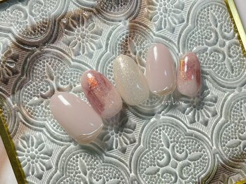 エストリブレ(estLivre)/ニュアンス埋め込みネイル