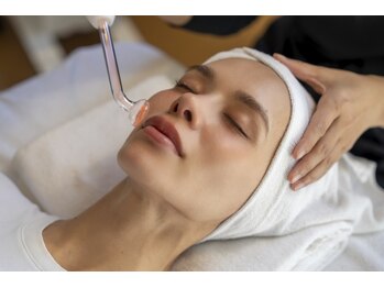 ナチュラル グロウ 木更津(NATURAL GLOW)の写真/【最新！「韓国式小顔施術」がスゴい】当店人気リピート続出★韓国最新美容が日本で受けれる♪