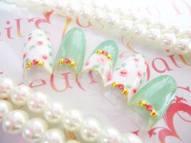 【トレンド】小花柄逆フレンチ