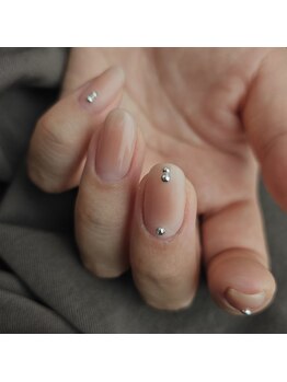 オンプリュス(enplus)の写真/大人女性必見!爪先にアクセントを！こだわり×上質さを求めた大人女性へ。丁寧な施術で美しさが長く続く♪