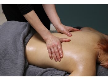 腰の整体インターセクション/美容アロマ（背中）