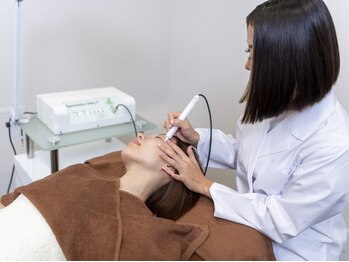 エスクリア 梅田北新地店(S.CLEAR)の写真/シミケア専門店で叶える透明感！痛みの少ない施術で古い角質やくすみをオフし、ワントーン明るい美白肌へ◎