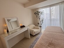 ルミエール(Lumiere)の雰囲気（白を基調にしたゆったりとした癒しの空間です）