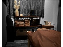 モミ(MOMI)の雰囲気（ゆっくりリラックスできる室内）