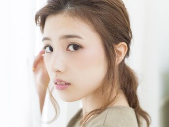 ブルーアイズ 学芸大学店(BLUE EYES)の写真/アプローチ別に5種類の美容液でモチや仕上がりの美しさを追求!自まつげ・眉毛を労わりながら理想の目元に◎