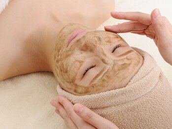 フェリノ(FERINO)の写真/【毛穴ケアに最適の“ラエッセハーブピーリング”】肌質改善しながら毛穴の汚れ・黒ずみ・開きを徹底ケア★