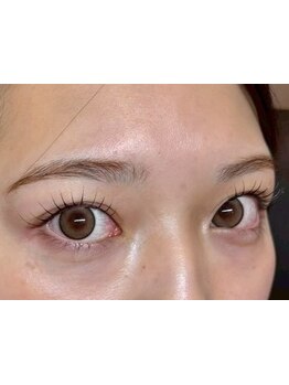 ネイル・アイメニューの同時施術が可能