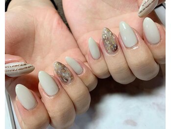 エイミー(eimy)/white nail