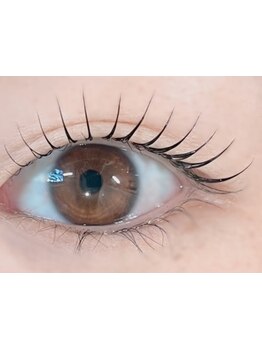 ナチュラル上品な目元にしたい